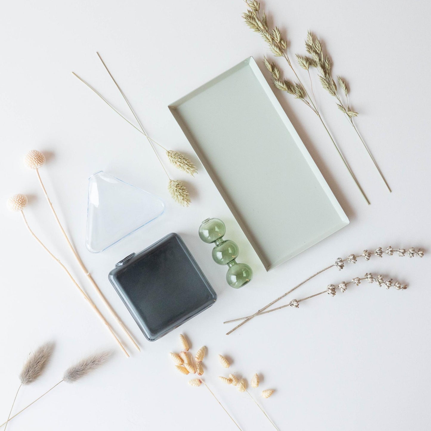 Dried Beauty - Trockenblumen mit Vasen